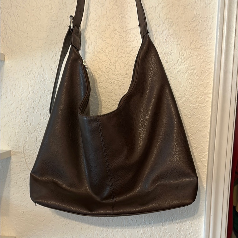 Elegant Brown Leather Shoulder Bag